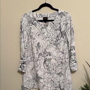 JM Collection Black and White Floral Blouse